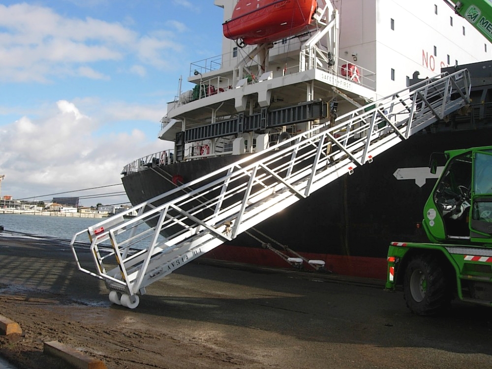 Réalisation de la passerelle gangway Atlantic Vessel Services 2014