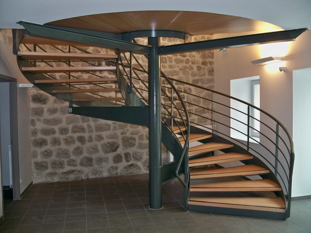 Création d'un escalier à la mairie de Jonzieux 2013